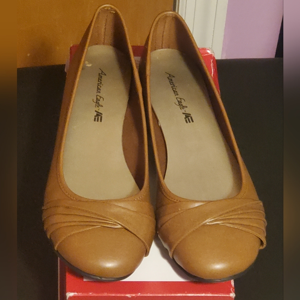 NWOT Cognac Flats by American Eagle